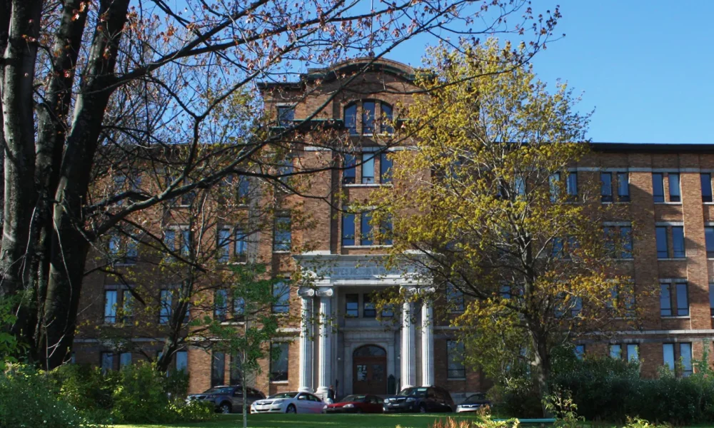 CegepChicoutimi_ExterieurFacade